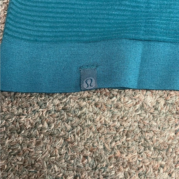 Lululemon Swiftly Speed Racerback
NWT
Size 4
Emerald - Picture 5 of 5
